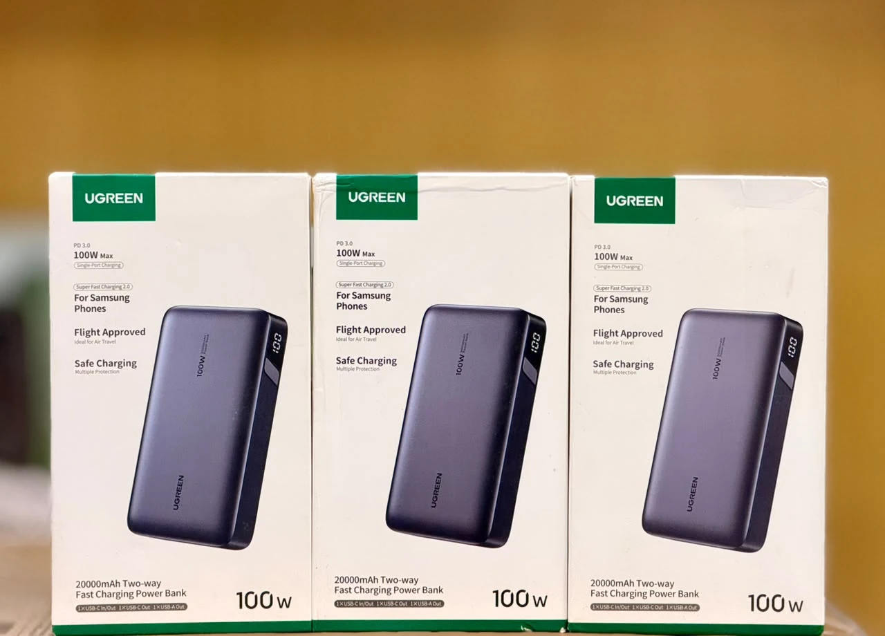 UGREEN 100W 20,000mAh power bank retail packaging in EMOS IT SERVICES stock