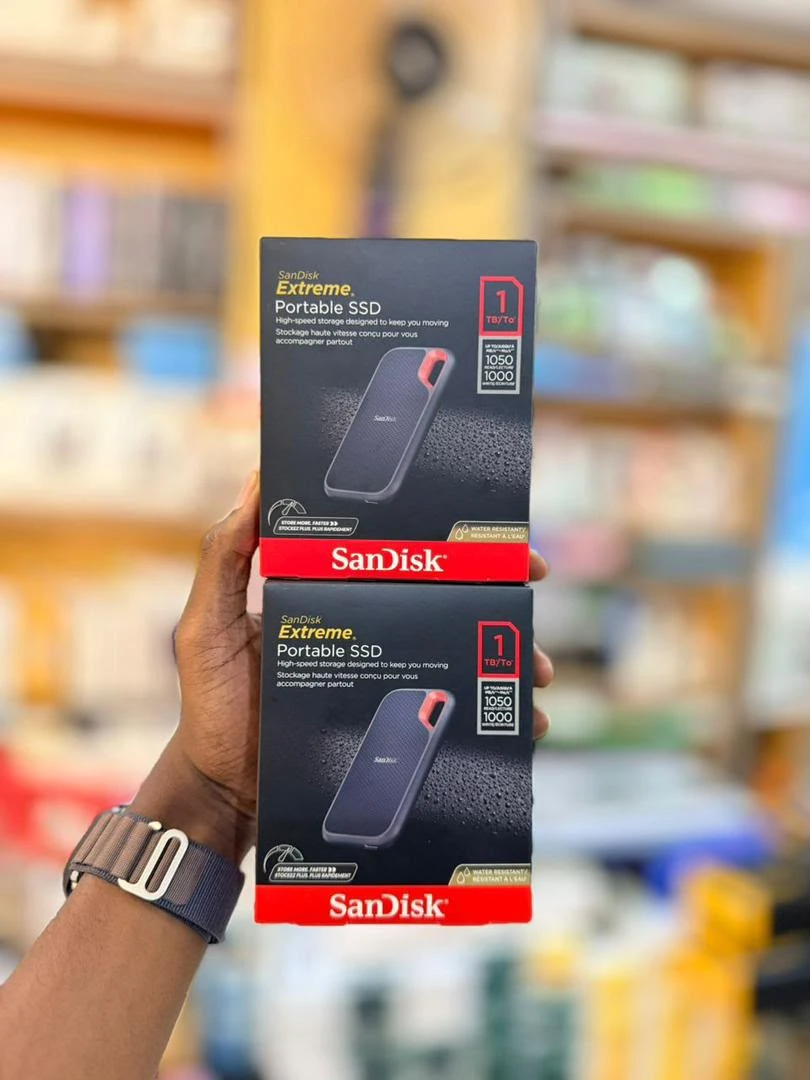 SanDisk Extreme Portable SSD 1TB retail packaging in EMOS IT SERVICES stock