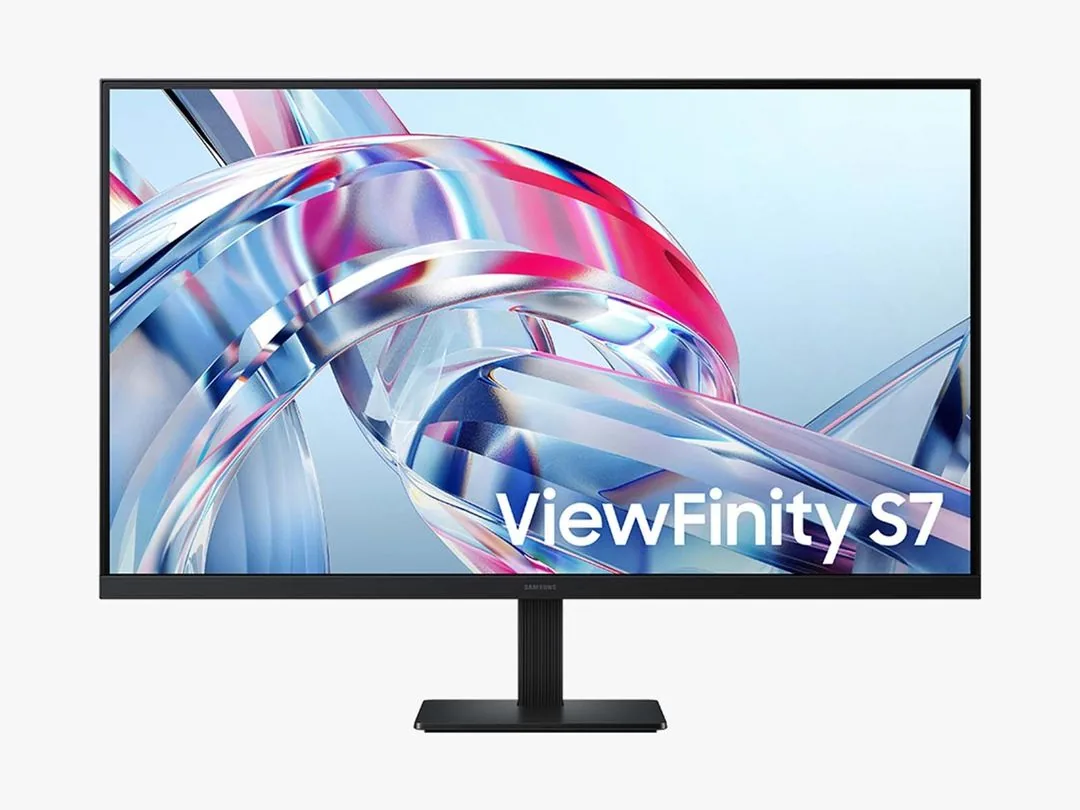 Samsung ViewFinity S7 32" 4K monitor photograph